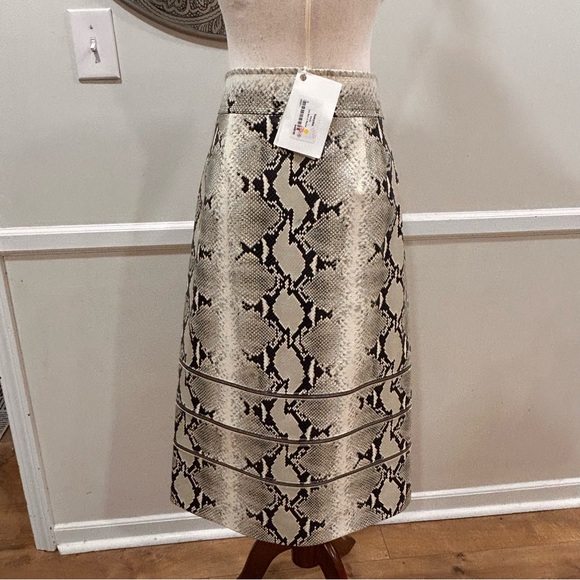 NWT $4400 KHAITE Isla leather skirt in natural snake - Size 10 - Picture 4 of 16